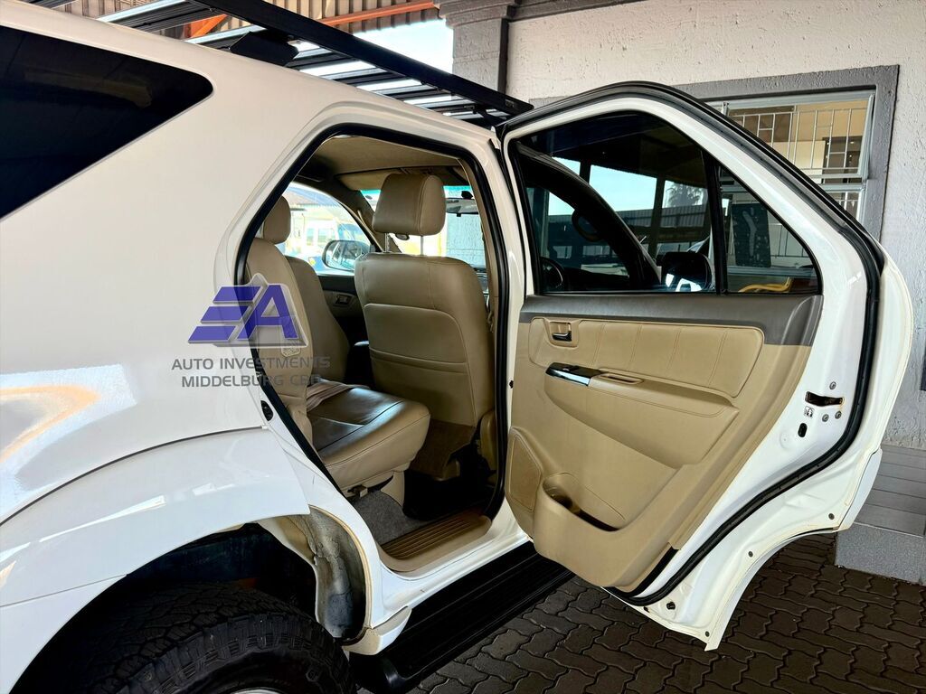 TOYOTA FORTUNER FORTUNER 3.0D-4D 4X4 A/T - 14