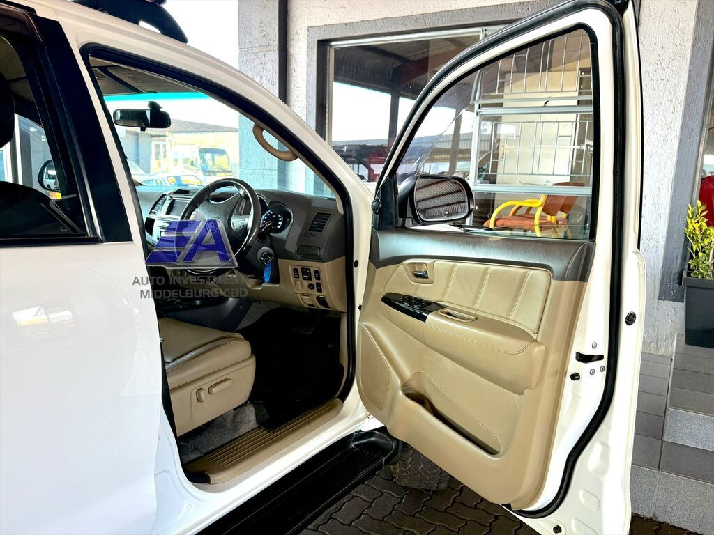TOYOTA FORTUNER FORTUNER 3.0D-4D 4X4 A/T - 16