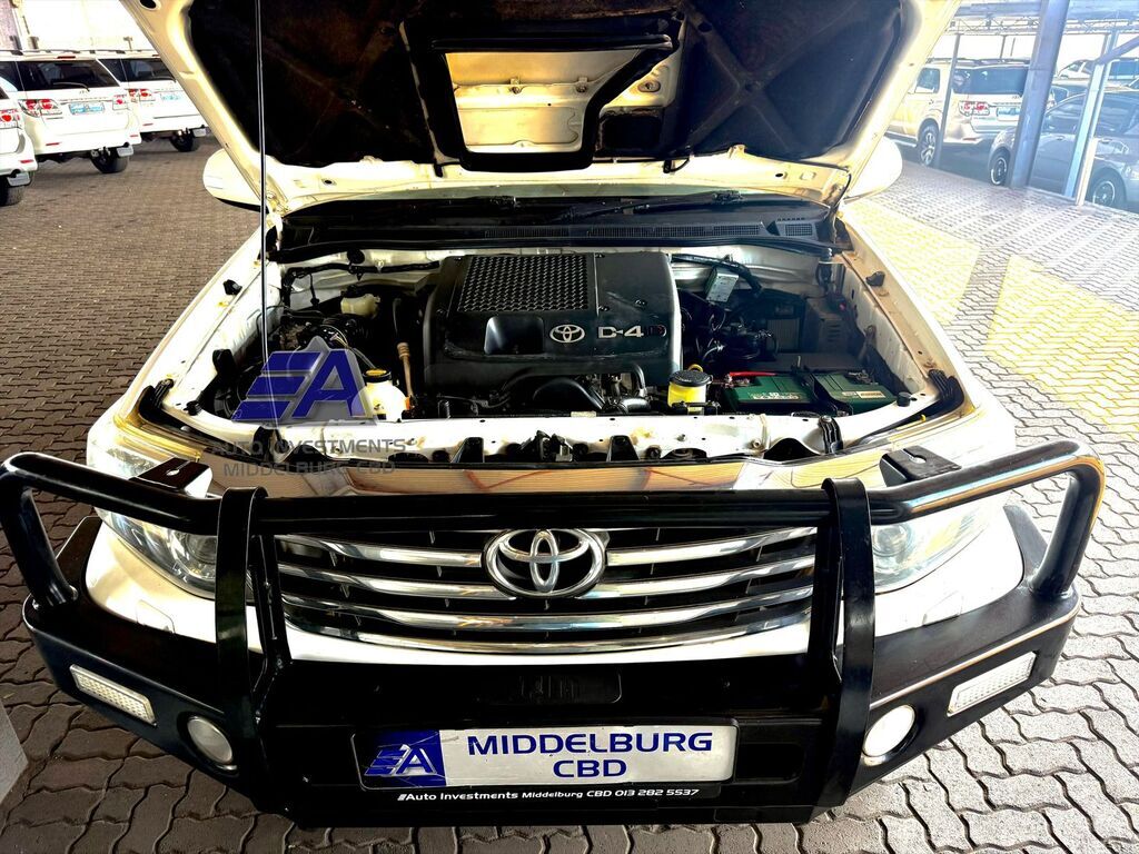 TOYOTA FORTUNER FORTUNER 3.0D-4D 4X4 A/T - 18