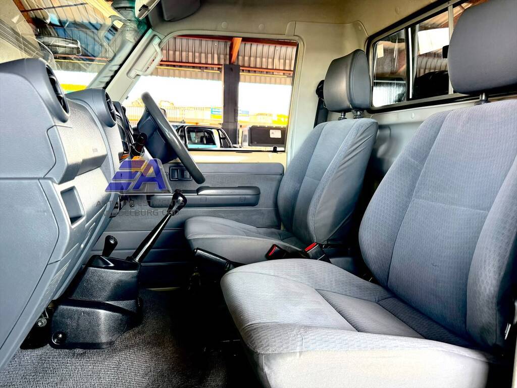 TOYOTA LAND CRUISER PICK UP LAND CRUISER 79 4.5D 70TH ED P/U S/C - 8