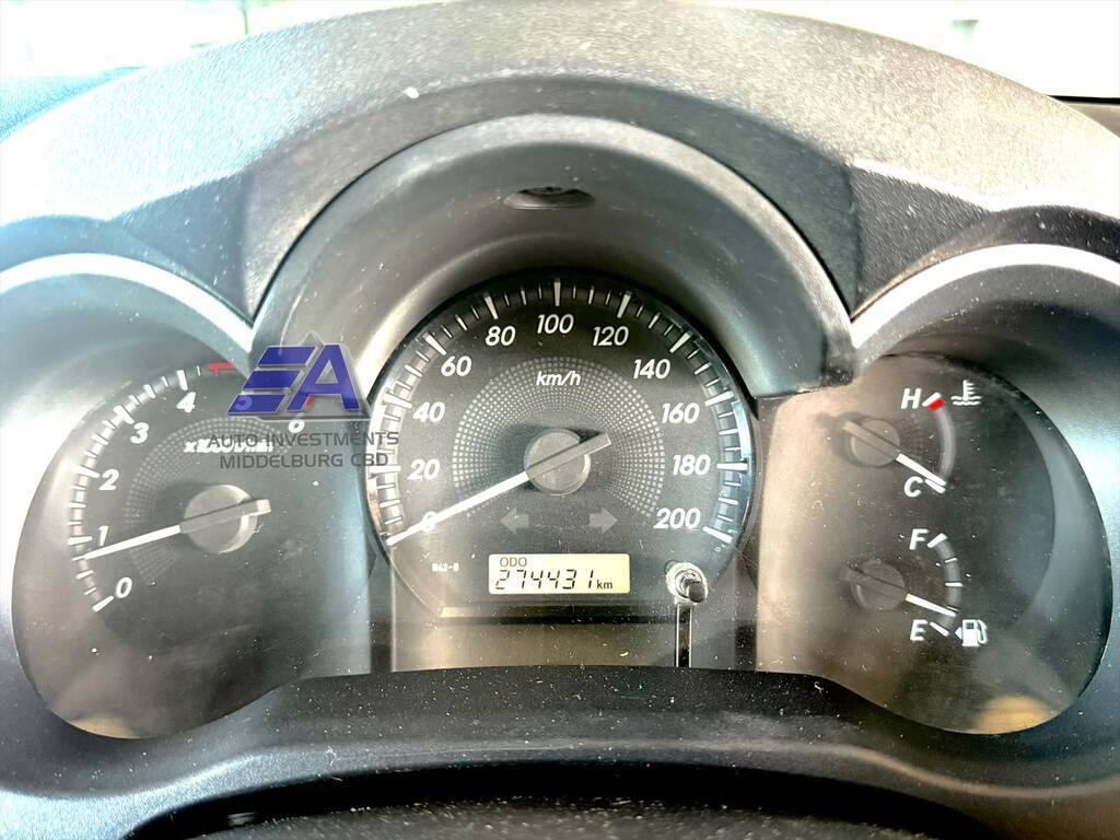 TOYOTA HI-LUX HILUX 2.5 D-4D SRX 4X4 P/U S/C - 12
