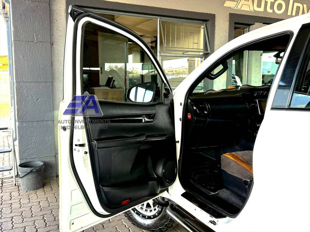 TOYOTA HILUX HILUX 2.8 GD-6 RAIDER 4X4 A/T P/U D/C - 6
