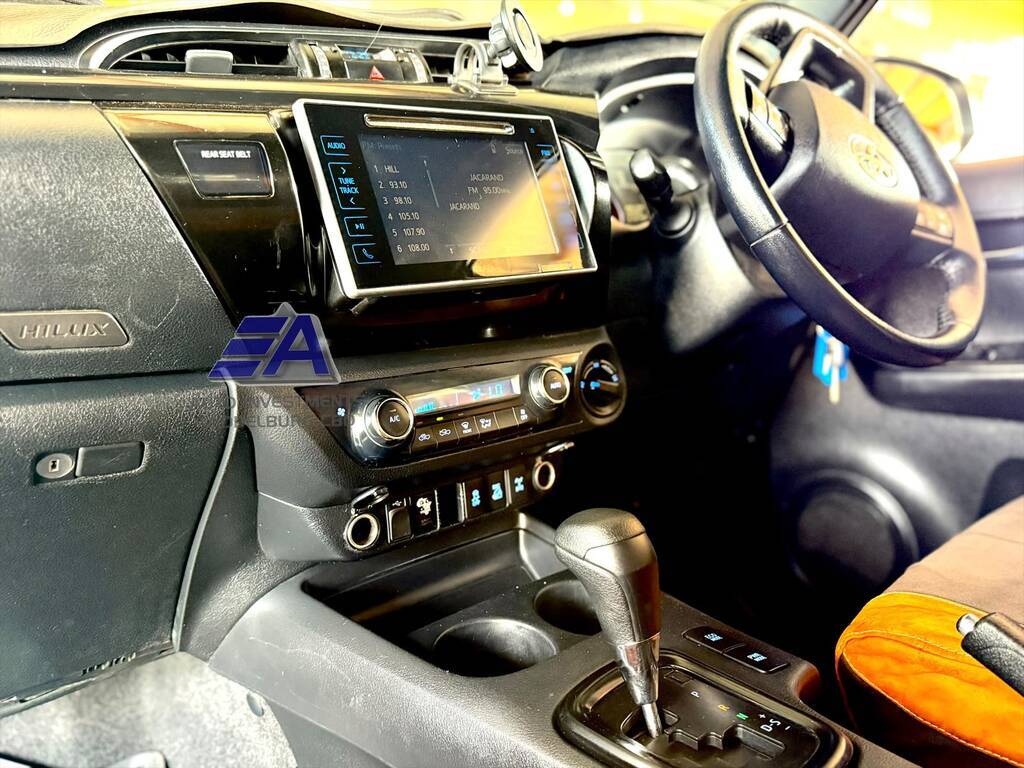 TOYOTA HILUX HILUX 2.8 GD-6 RAIDER 4X4 A/T P/U D/C - 8