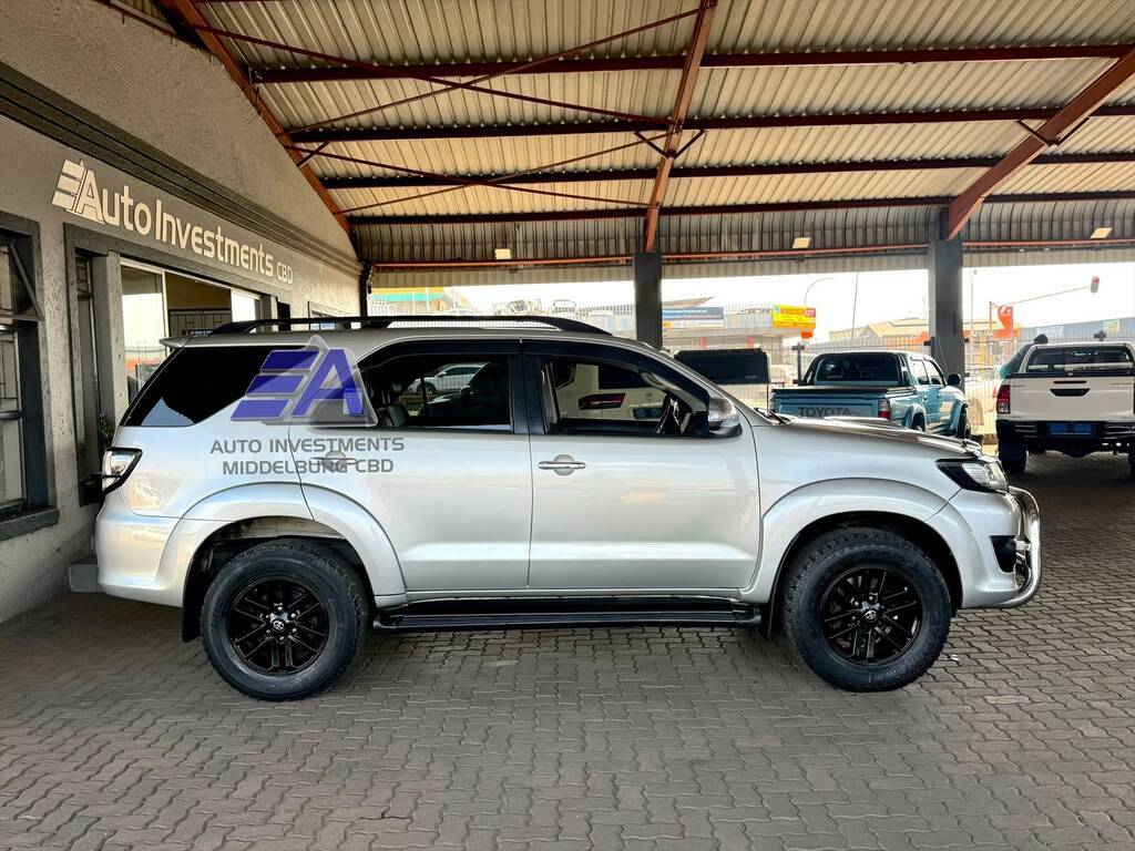 TOYOTA FORTUNER FORTUNER 3.0D-4D R/B - 3