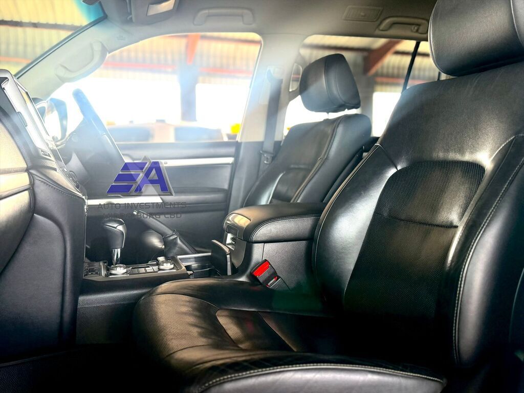 TOYOTA LAND CRUISER LAND CRUISER 200 V8 4.5D VX-R A/T - 6