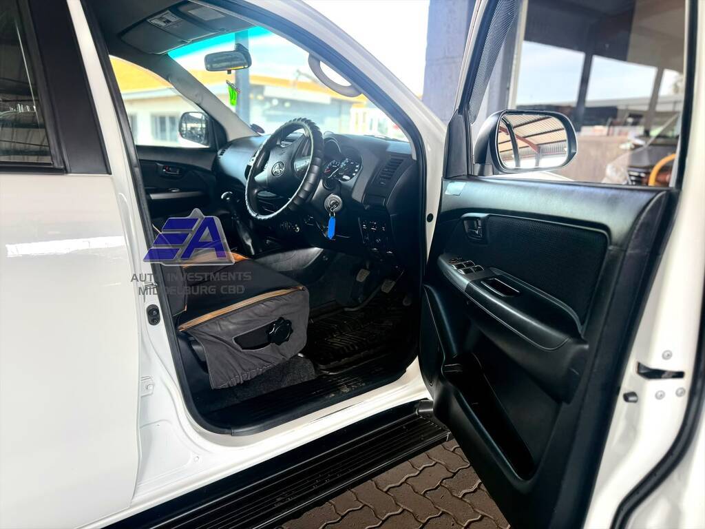 TOYOTA FORTUNER FORTUNER 2.5D-4D RB - 14