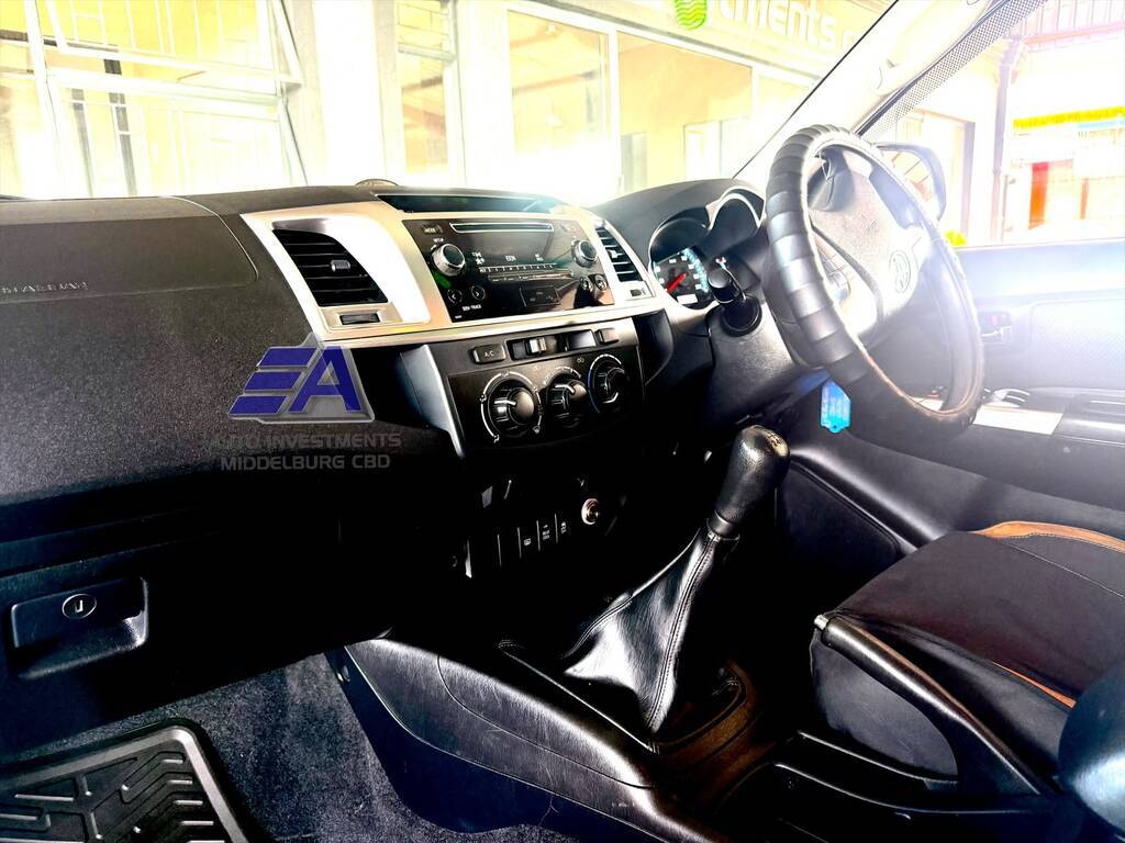 TOYOTA FORTUNER FORTUNER 2.5D-4D RB - 6