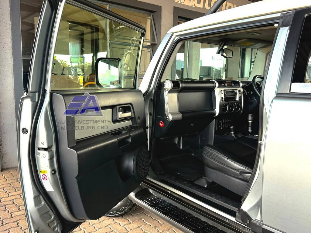 TOYOTA LANDCRUISER L/CRUISER FJ 4.0 V6 DESERT CRUISER - 5