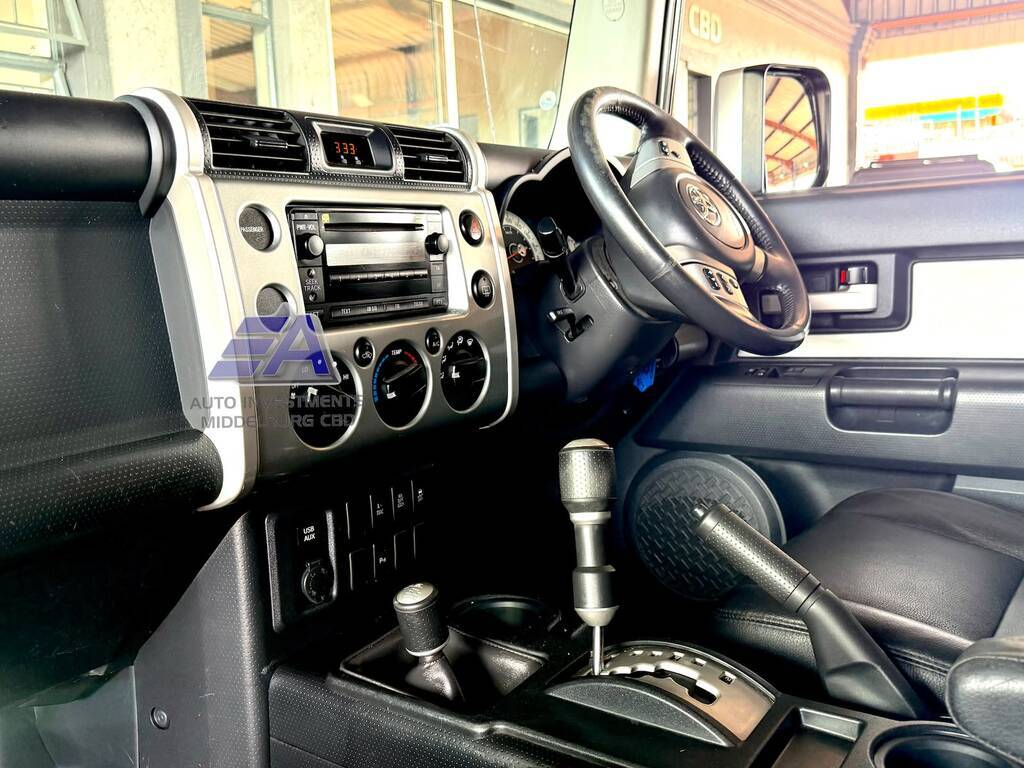 TOYOTA LANDCRUISER L/CRUISER FJ 4.0 V6 DESERT CRUISER - 7