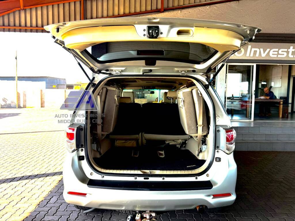 TOYOTA FORTUNER FORTUNER 3.0D-4D 4X4 - 12