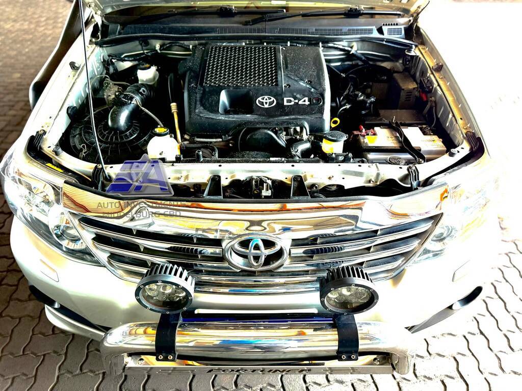TOYOTA FORTUNER FORTUNER 3.0D-4D 4X4 - 17