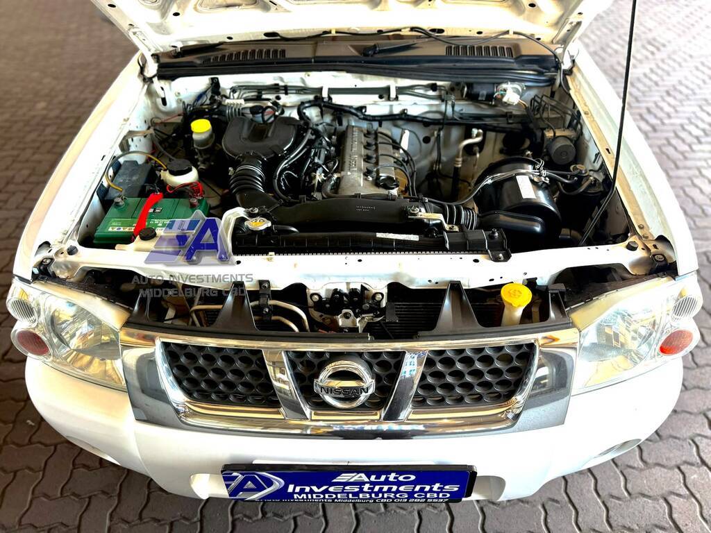 NISSAN HARDBODY HARDBODY NP300 2.4i 4X4 P/U D/C - 17