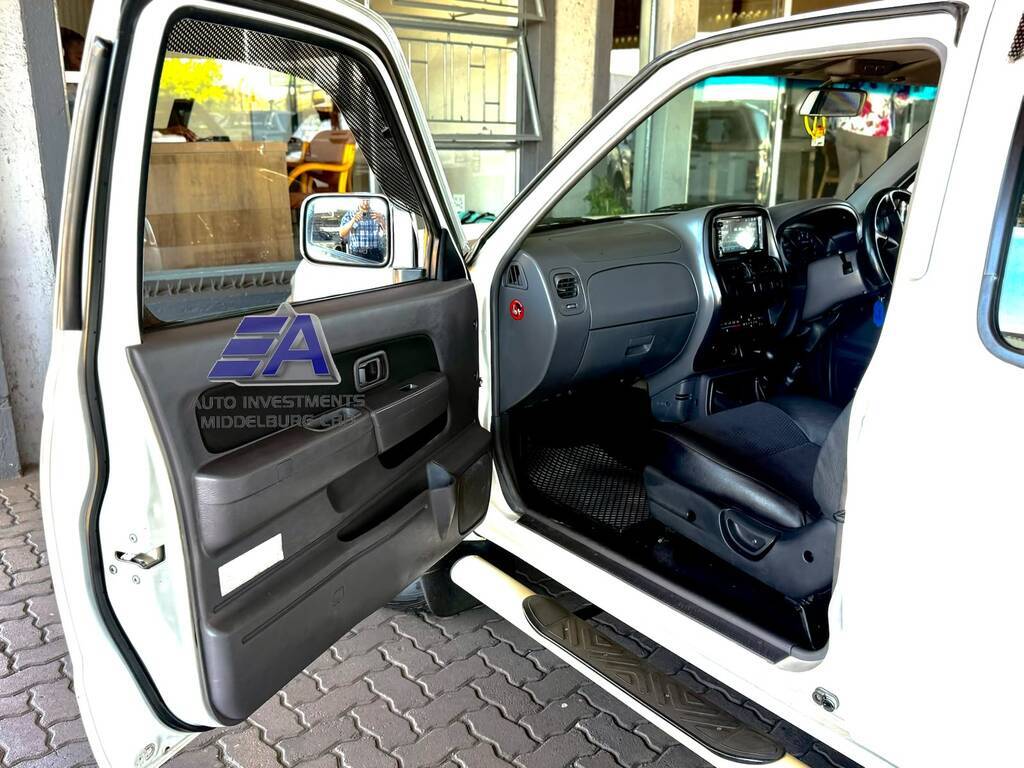 NISSAN HARDBODY HARDBODY NP300 2.4i 4X4 P/U D/C - 5