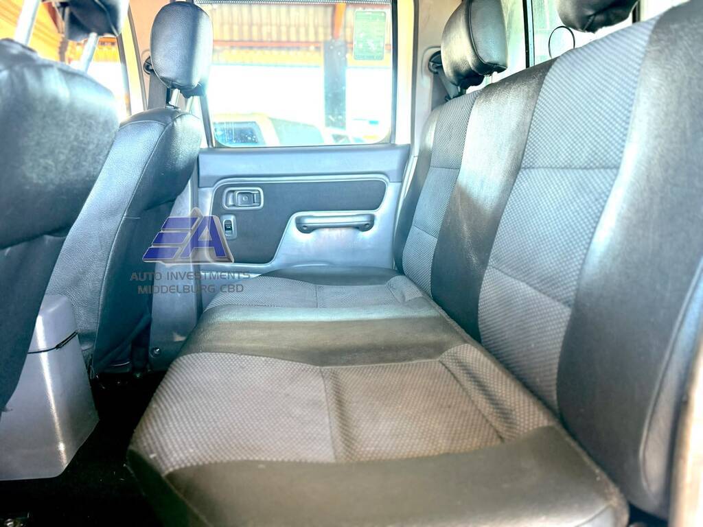 NISSAN HARDBODY HARDBODY NP300 2.4i 4X4 P/U D/C - 9