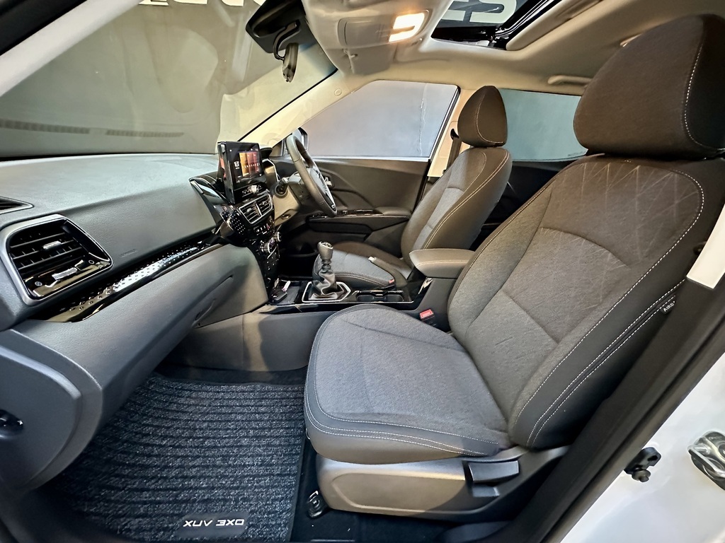 MAHINDRA XUV3XO XUV3XO 1.2T AX5