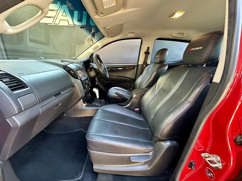 ISUZU D-MAX D-MAX 250 HO X-RIDER A/T D/C P/U
