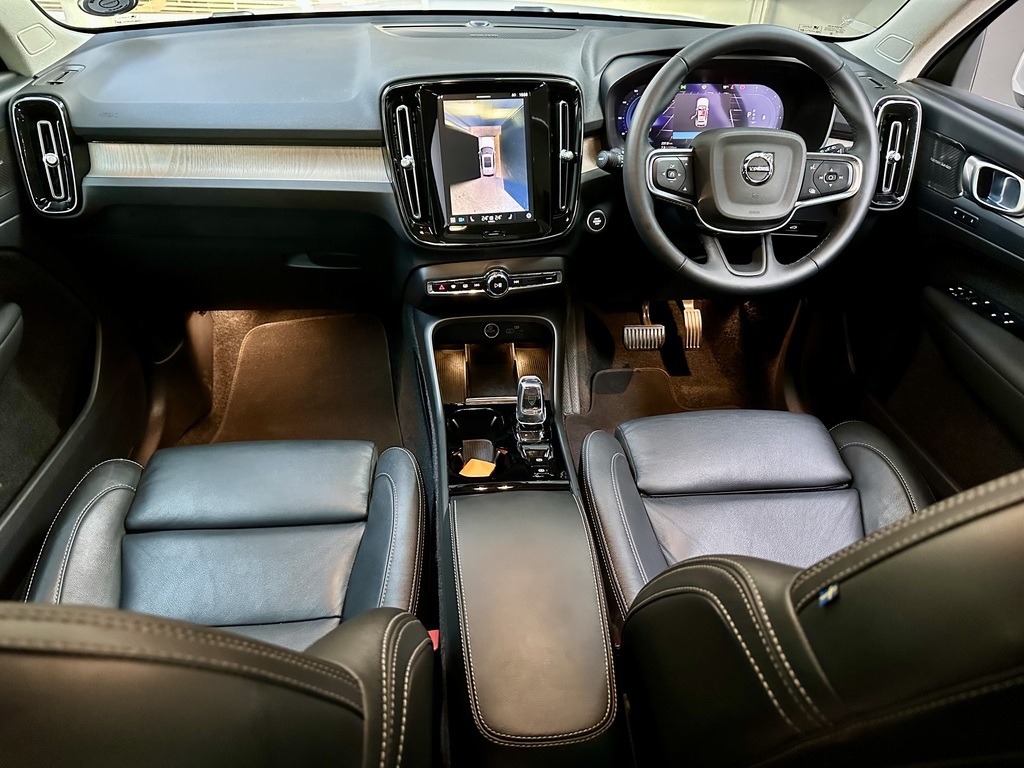 VOLVO XC40 XC40 B4 PLUS BRIGHT GEARTRONIC (MILD HYBRID)