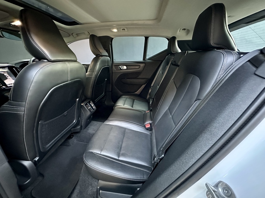 VOLVO XC40 XC40 B4 PLUS BRIGHT GEARTRONIC (MILD HYBRID)
