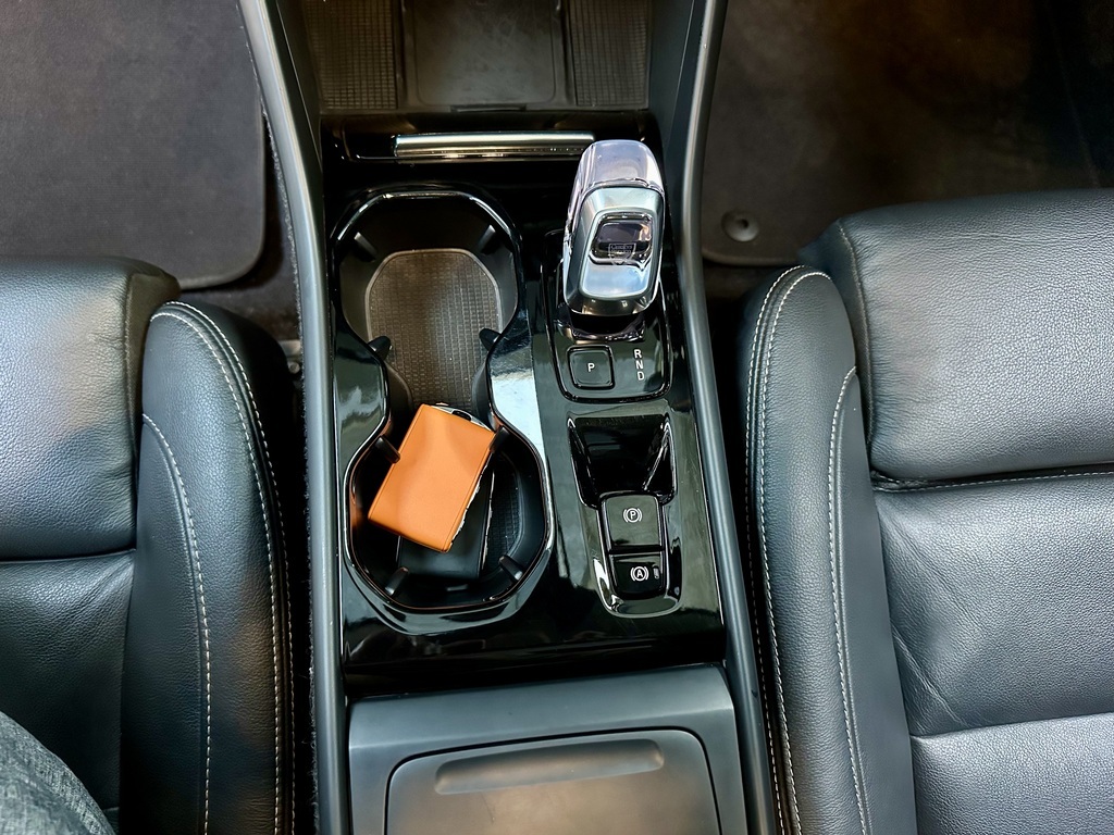 VOLVO XC40 XC40 B4 PLUS BRIGHT GEARTRONIC (MILD HYBRID)