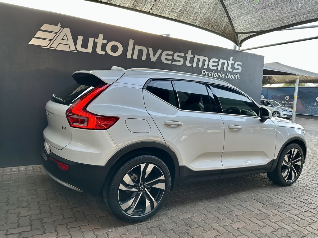 VOLVO XC40 XC40 B4 PLUS BRIGHT GEARTRONIC (MILD HYBRID)