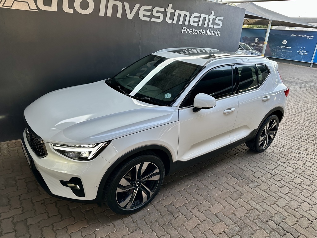 VOLVO XC40 XC40 B4 PLUS BRIGHT GEARTRONIC (MILD HYBRID)