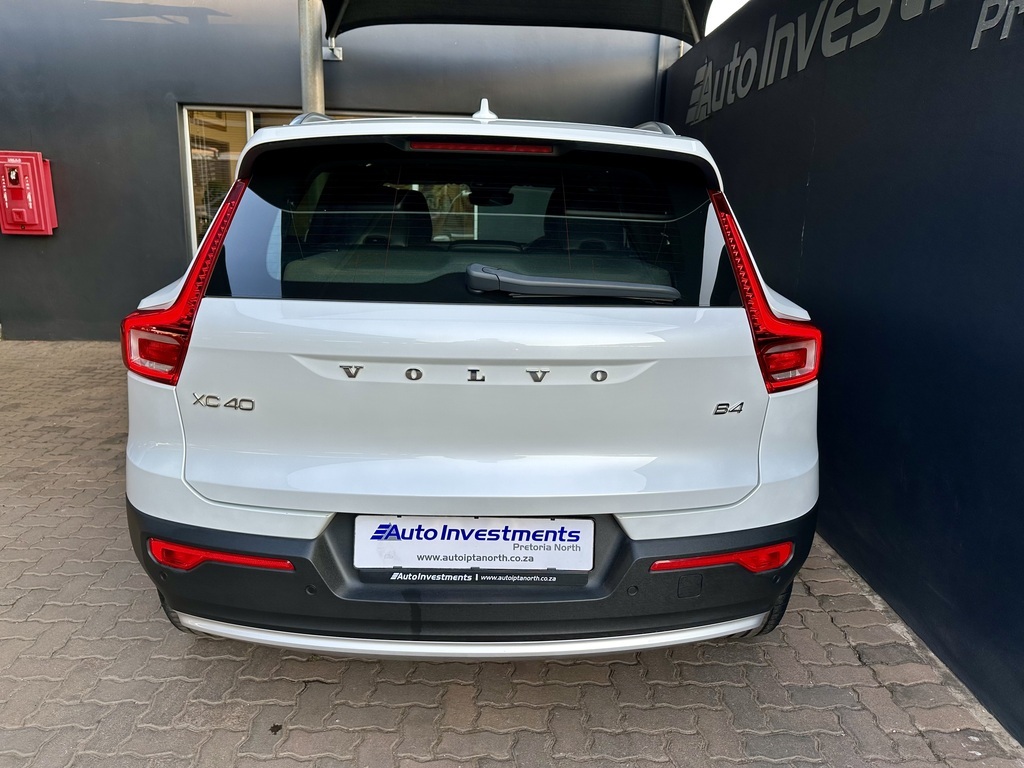 VOLVO XC40 XC40 B4 PLUS BRIGHT GEARTRONIC (MILD HYBRID)