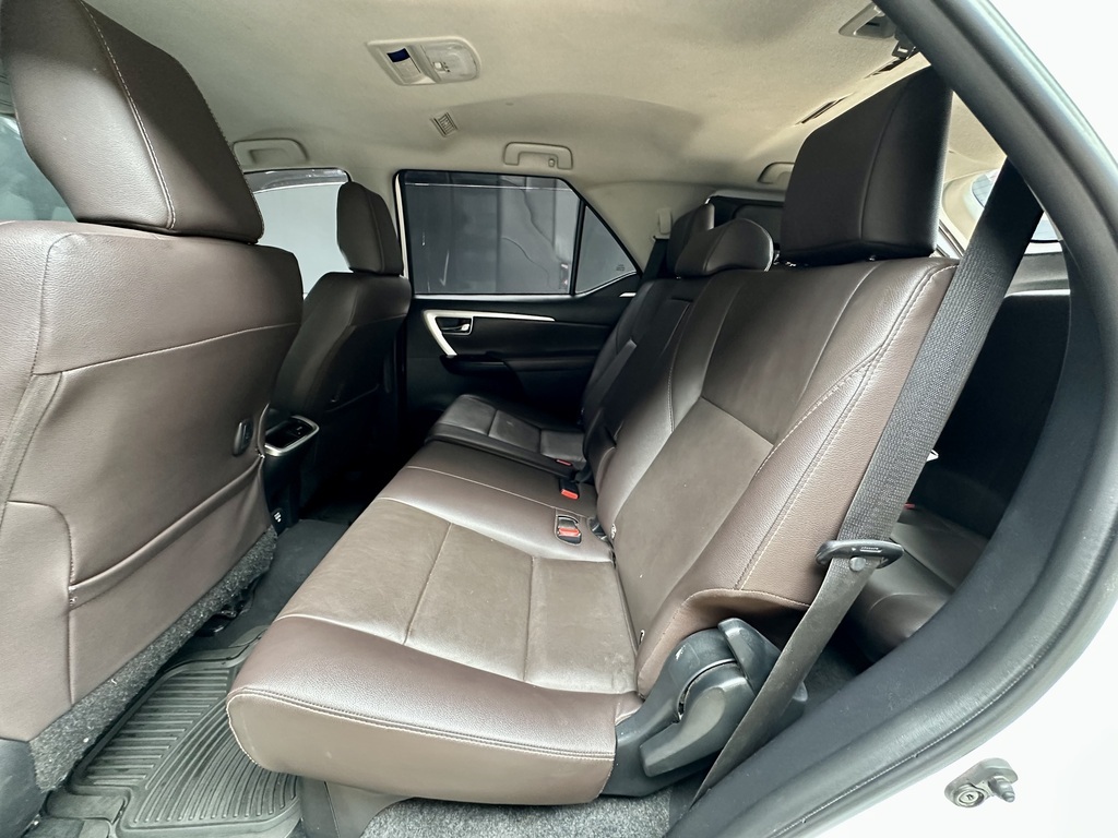 TOYOTA FORTUNER FORTUNER 2.8GD-6 R/B A/T