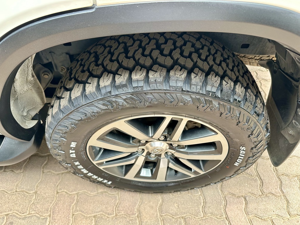 TOYOTA FORTUNER FORTUNER 2.8GD-6 R/B A/T
