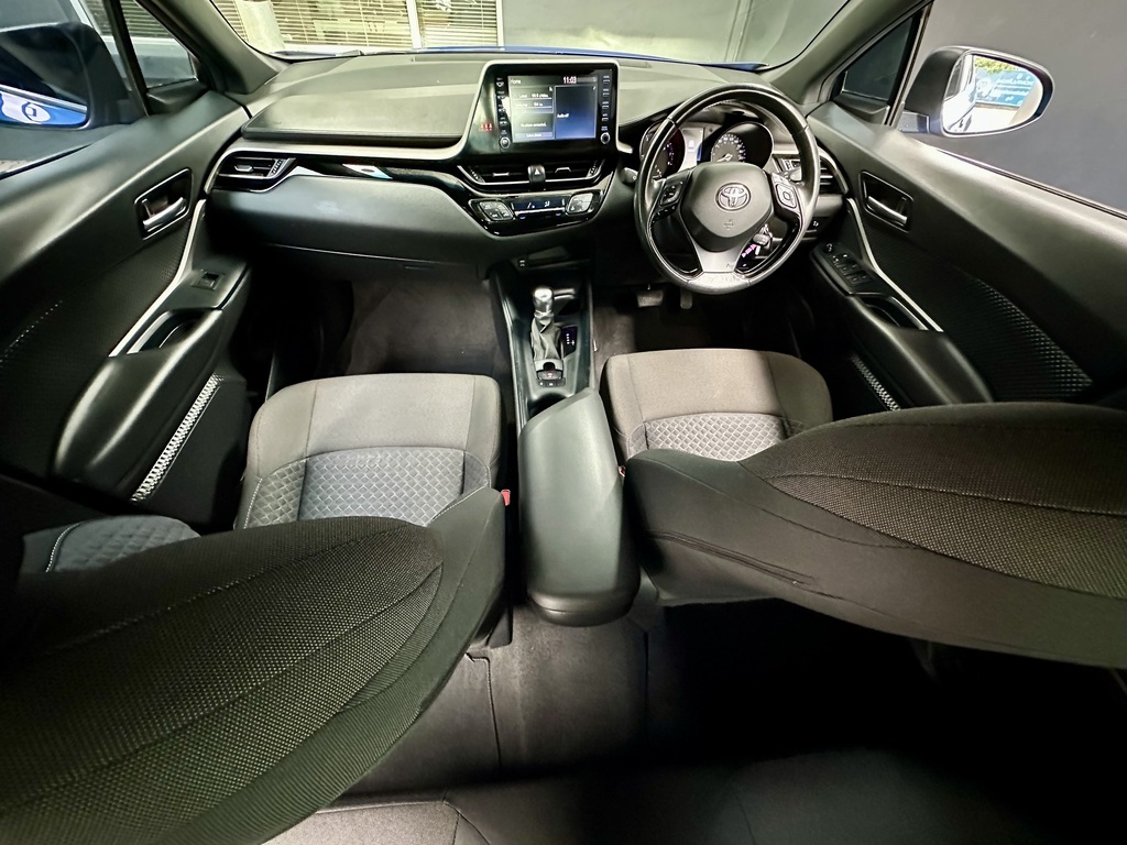 TOYOTA C-HR C-HR 1.2T PLUS CVT - 11