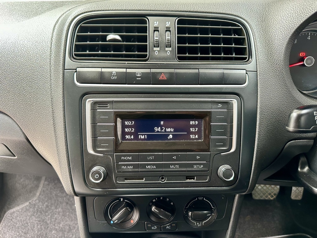 VOLKSWAGEN POLO VIVO POLO VIVO 1.6 COMFORTLINE TIP (5DR)