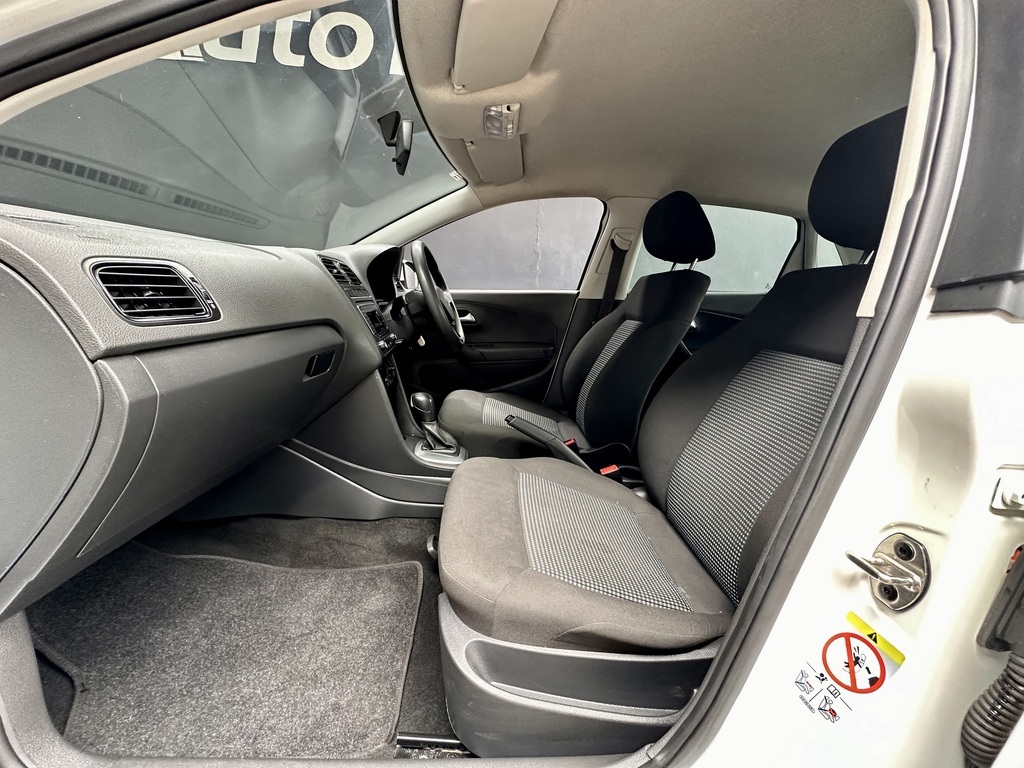 VOLKSWAGEN POLO VIVO POLO VIVO 1.6 COMFORTLINE TIP (5DR)