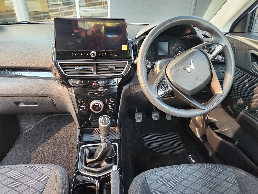 MAHINDRA XUV3XO XUV3XO 1.2T MX3 - 7