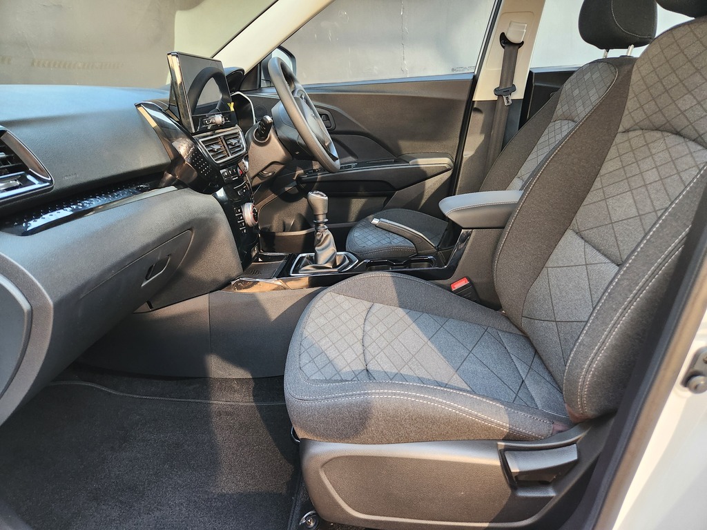 MAHINDRA XUV3XO XUV3XO 1.2T MX3 - 9