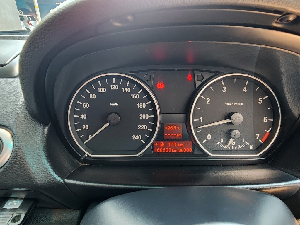 BMW 1 SERIES 118i EXCLUSIVE 3Dr (E81) - 6