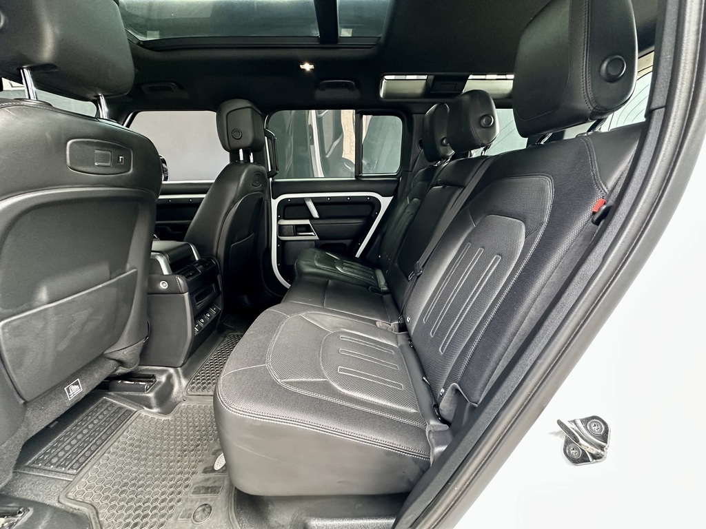 LAND ROVER DEFENDER DEFENDER 110 D300 HSE X-DYNAMIC - 11