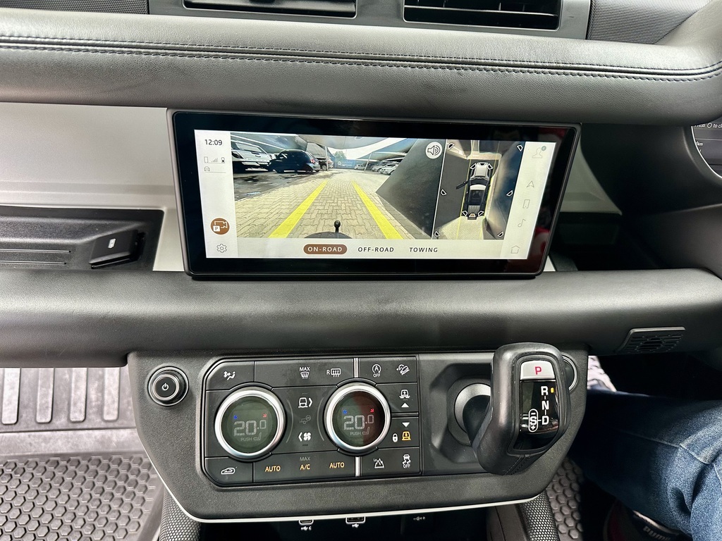 LAND ROVER DEFENDER DEFENDER 110 D300 HSE X-DYNAMIC - 18