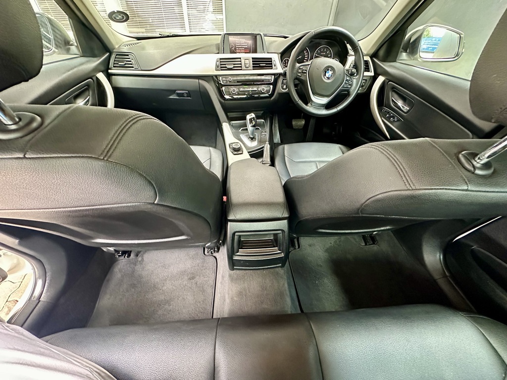 BMW 3 SERIES 318i A/T (F30) - 12