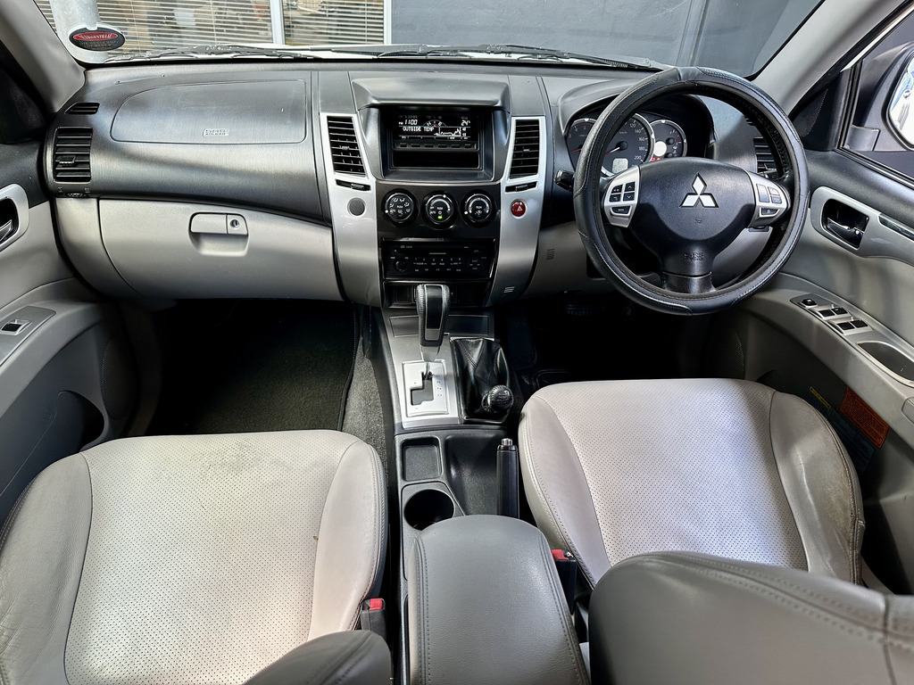 MITSUBISHI PAJERO PAJERO SPORT 3.2 Di-D GLS A/T - 10