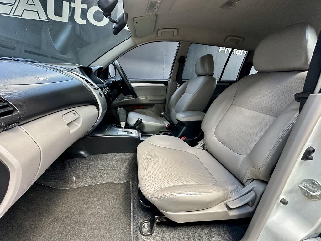 MITSUBISHI PAJERO PAJERO SPORT 3.2 Di-D GLS A/T - 9