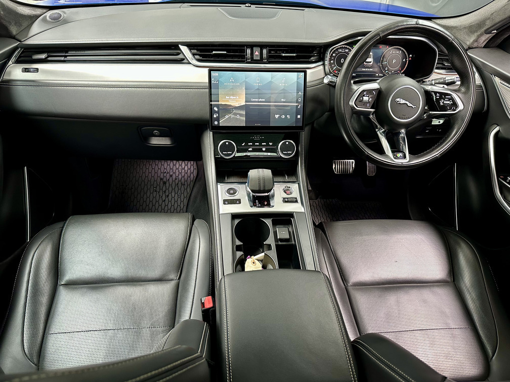 JAGUAR F-PACE F-PACE 3.0D HSE R-DYNAMIC (D300)