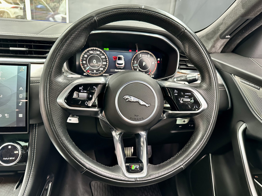 JAGUAR F-PACE F-PACE 3.0D HSE R-DYNAMIC (D300)