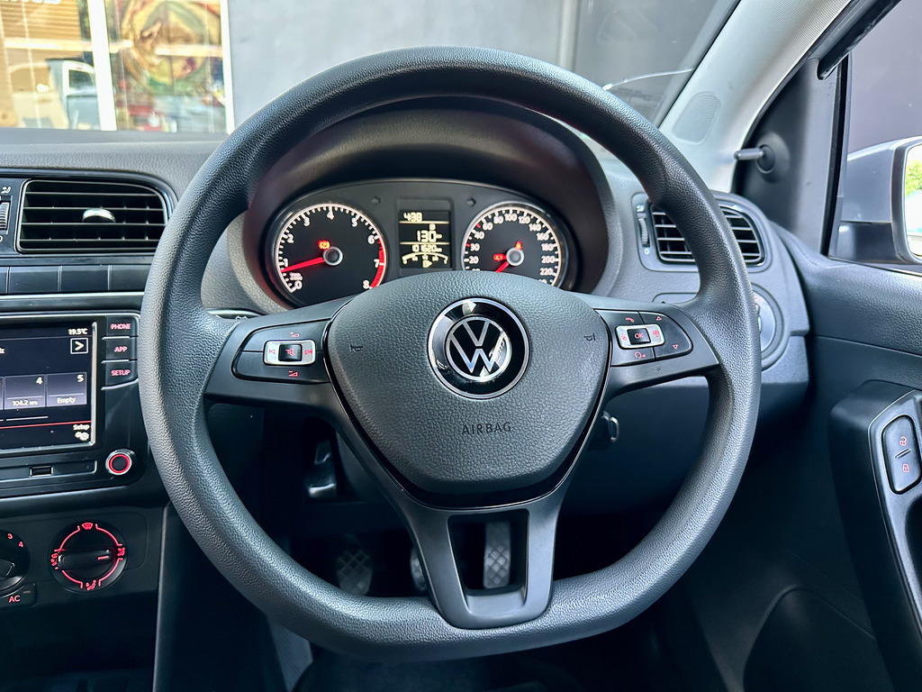 VOLKSWAGEN POLO VIVO POLO VIVO 1.4 COMFORTLINE (5DR)