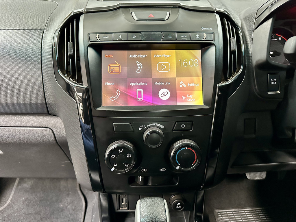 ISUZU D-MAX D-MAX 300 X-RIDER A/T D/C P/U - 12