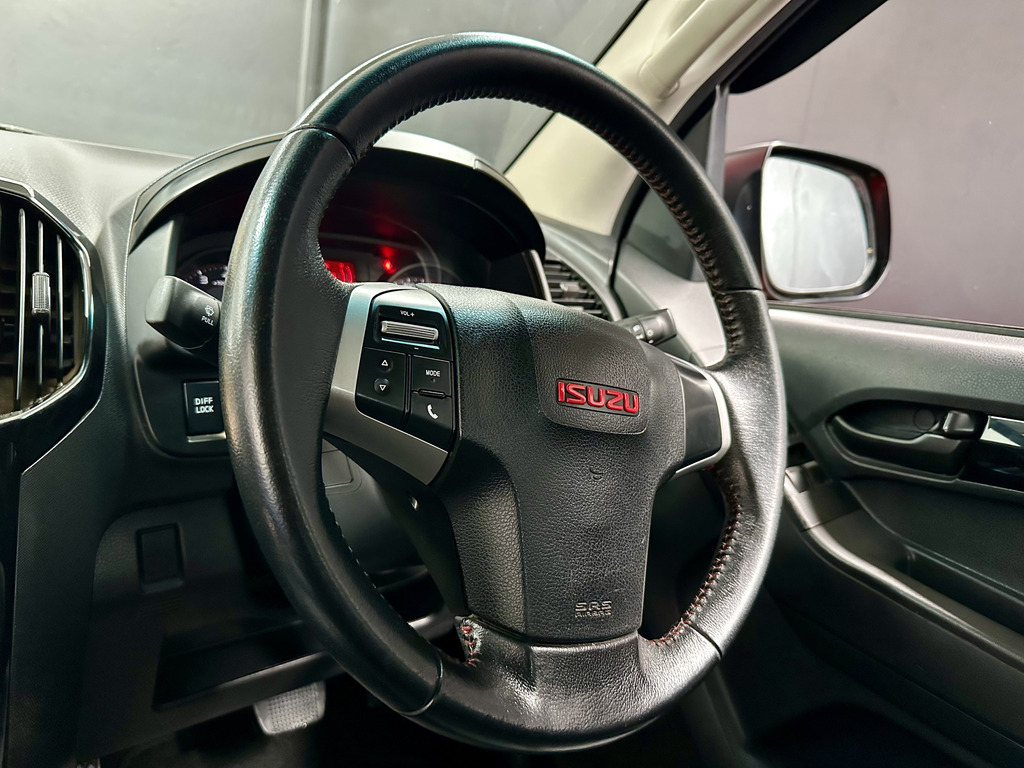 ISUZU D-MAX D-MAX 300 X-RIDER A/T D/C P/U - 13