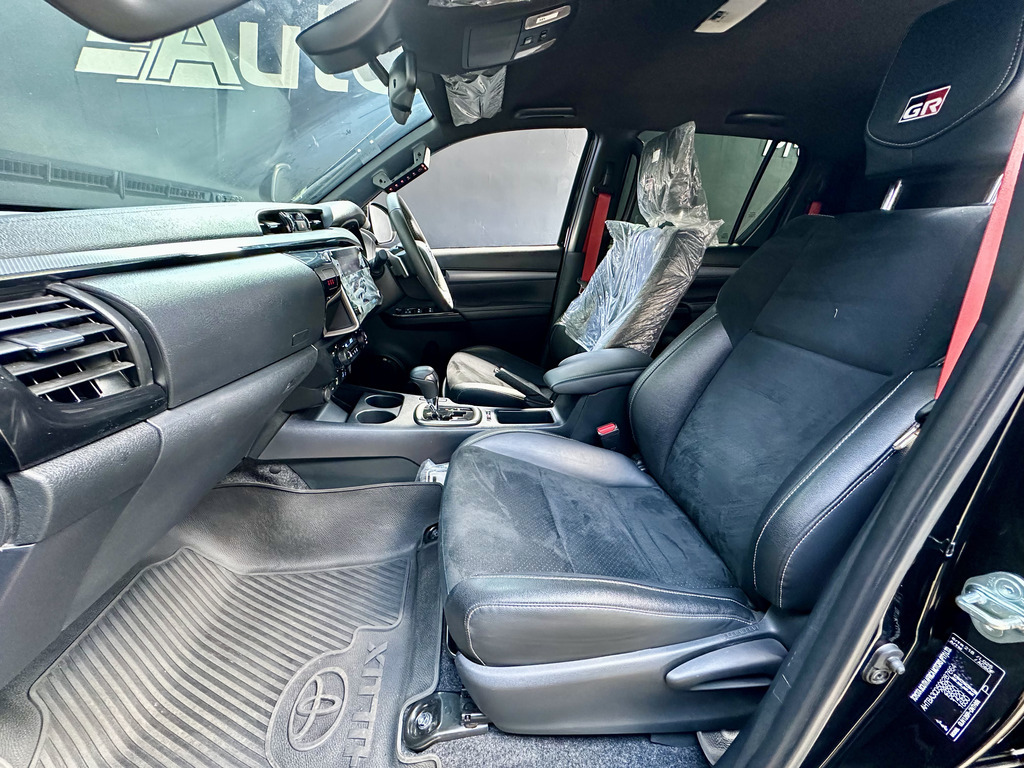 TOYOTA HILUX HILUX 2.8 GD-6 GR-S 4X4 A/T P/U D/C - 10