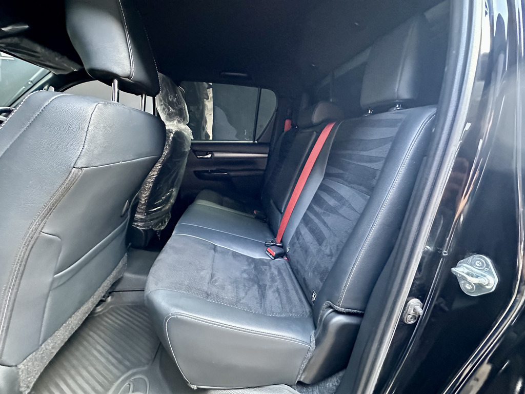 TOYOTA HILUX HILUX 2.8 GD-6 GR-S 4X4 A/T P/U D/C - 11