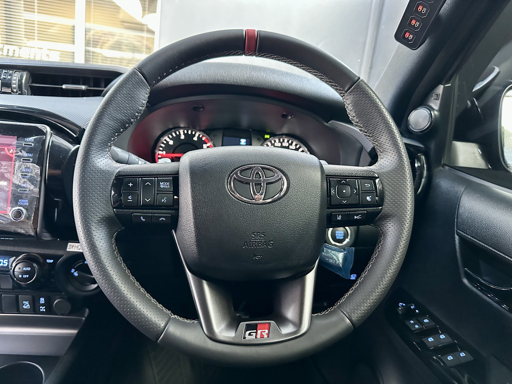 TOYOTA HILUX HILUX 2.8 GD-6 GR-S 4X4 A/T P/U D/C - 13