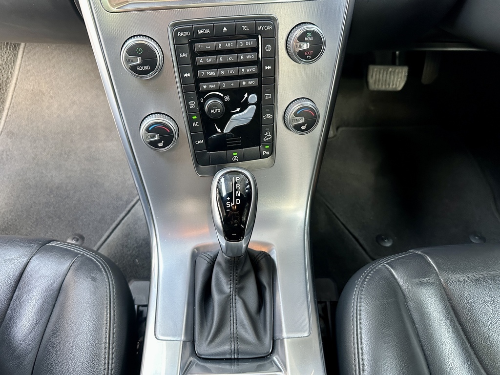 VOLVO XC60 XC60 T5 MOMENTUM GEARTRONIC AWD - 14