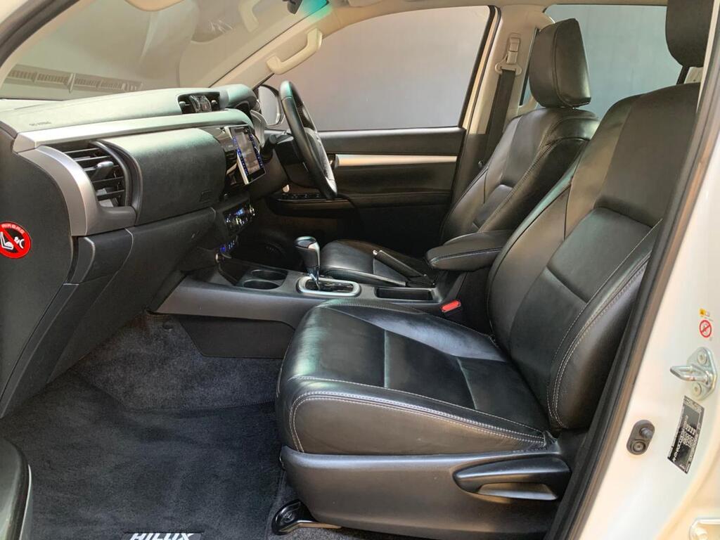 TOYOTA HILUX HILUX 2.8 GD-6 RAIDER 4X4 A/T P/U D/C - 17