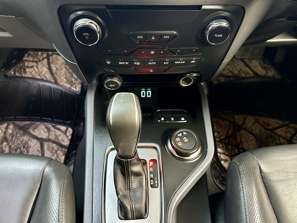 FORD EVEREST EVEREST 3.2 TDCi XLT 4X4 A/T - 15